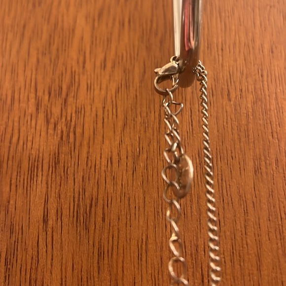 Gold eifel tower necklace - Picture 3 of 3